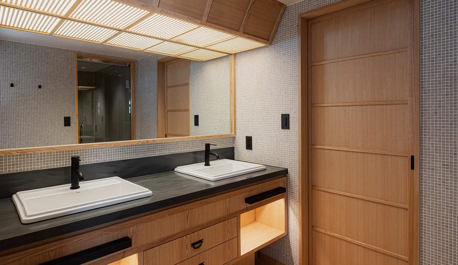 シンプルで落ち着いた設えが、心にそっと寄り添います。